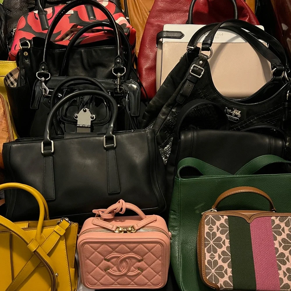 CHANEL Pink Quilted Vanity Camera Crossbody Bag with Matching Wallet - Picture 9 of 9